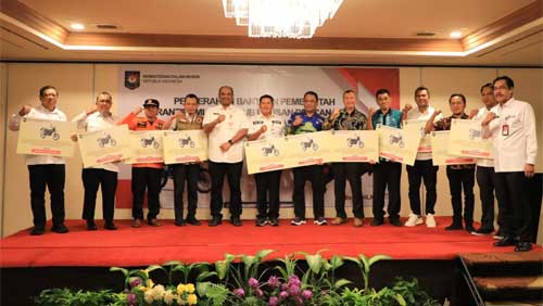 Ditjen Bina Kemendagri telah menyerahkan bantuan pemerintah terkait ketenteraman dan ketertiban umum serta perlindungan masyarakat (Trantibumlinmas) sub-urusan bencana dan sub-urusan kebakaran kepada 28 pemerintah daerah