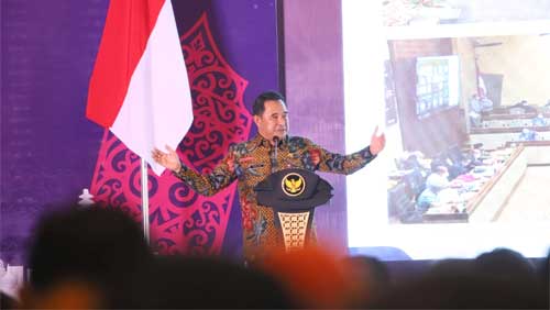 Dirjen Polpum Kemendagri, Bahtiar saat memberikan sambutan dalam Rakor Sinergi Pelaksanaan Program Kegiatan Bidang Politik dan Pemerintahan Umum