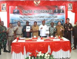 Kemendagri-Selesaikan-Penyediaan-Lahan-Pusat-Pemerintahan-Provinsi-Papua-Pegunungan Rapat Koordinasi dalam rangka Penyiapan Lahan Lokasi Pembangunan Pusat Pemerintahan Papua Pegunungan yang berlangsung di Kantor Gubernur Papua Pegunungan, Wamena