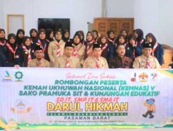 Pramuka-0317-Pasbar-Ikuti-Kemah-Ukhuwah-Nasional-V-JSIT-Indonesia-di-Cibubur Ketua Kwartir Cabang (Ka Kwarcab) 0317 Kabupaten Pasaman Barat, Risnawanto melepas 40 peserta untuk mengikuti Kemah Ukhuwah Nasional (Kemnas) V Jaringan Sekolah Islam Terpadu (JSIT) Indonesia