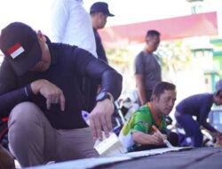 ASN Pemko Batu Kerja Bakti Mengecat Trotoar