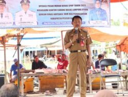 Pemkab Pesisir Barat Gelar Operasi Pasar Murah Beras di Pasar Way Batu Bupati Pesisir Barat buka Operasi Pasar Murah Beras di Pasar Way Batu