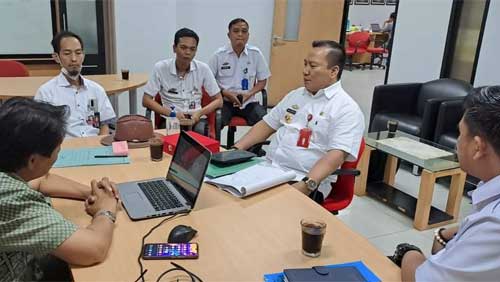 Kadis Kominfo Lampura, Doni Ferwari Fahmi berikan keterangan