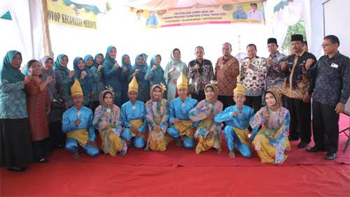 Tim Evaluasi Lomba LBS Tingkat Provsu Kunjungi Desa Meranti