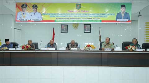 Bupati Asahan Serahkan Petikan Keputusan tentang Pengangkatan PPPK