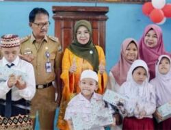 Hari-Anak-Nasional-Pesibar Bupati Pesisir Barat, H Agus Istiqlal bersama dengan Ketua Forum Anak Daerah, Hj. Septi hadiri peringatan Hari Anak Nasional (HAN) tahun 2023