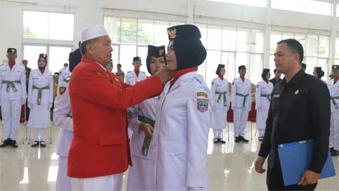 42 Anggota Paskibra Tingkat Kabupaten Pasaman Barat Dikukuhkan