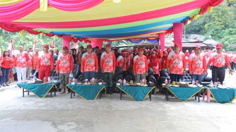 Bupati dan Forkopimda Kabupaten Asahan Kibarkan Bendera Merah Putih di Wisata Air Terjun Ponot