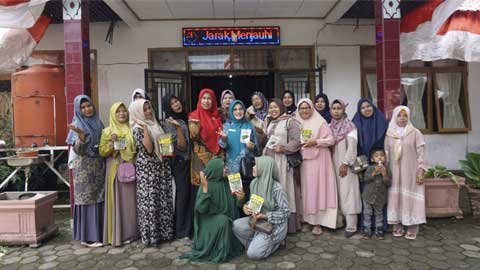 Sosialisasi-Pemanfaatan-Pekarangan-Rumah-di-Nagari-Aia-Gadang Sosialisasi Pemanfaatan Pekarangan Rumah di Nagari Aia Gadang