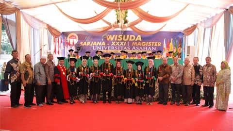 UNA Wisuda Sarjana Angkatan XXXII dan Wisuda Pasca Sarjana Angkatan II