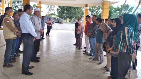 Bupati Pasbar Lepas Tim Verifikasi dan TFL Korban Gempa