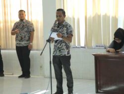 Asisten Administrasi Umum Drs. Muhilli Lubis membuka secara resmi Ujian Dinas dan Ujian Penyesuaian Ijazah di Lingkungan Pemerintah Kabupaten Asahan