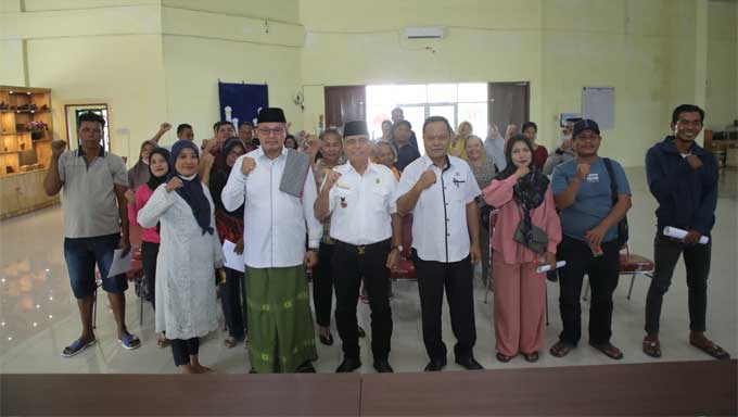 Pemkab Asahan Serahkan Buku Tabungan Dana Pinjaman Bergulir kepada 38 Pelaku Usaha Mikro