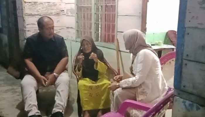 Wakil Bupati Asahan, Taufik Zainal Abidin Siregar bersama istri berbincang dengan Manisem (92)