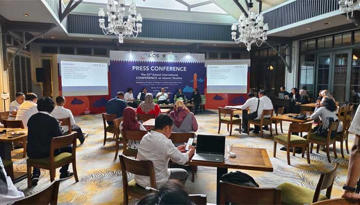 AICIS-2024 Konferensi Pers bersama Staf Khusus Menag bidang Media dan Komunikasi Publik Wibowo Prasetyo