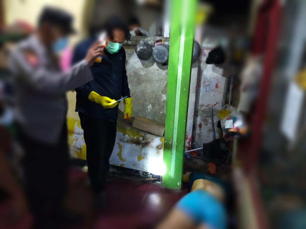 Polres Blitar Kota sisir TKP dan evakuasi mayat Polres Blitar Kota sisir TKP dan evakuasi mayat