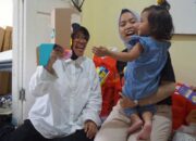 Mensos Risma Motivasi Ibu dari Anak-anak Pengidap Atresia Bilier