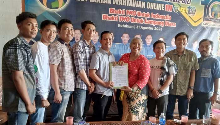 PD IWO Tulang Bawang Barat Terima SK Kepengurusan