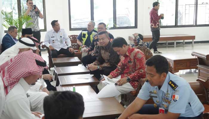 Kemenag dan pihak Arab Saudi Cek Kesiapan Layanan Fast Track Haji di Bandara Surabaya dan Solo