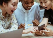 Ilustrasi Cari Uang dari Medsos