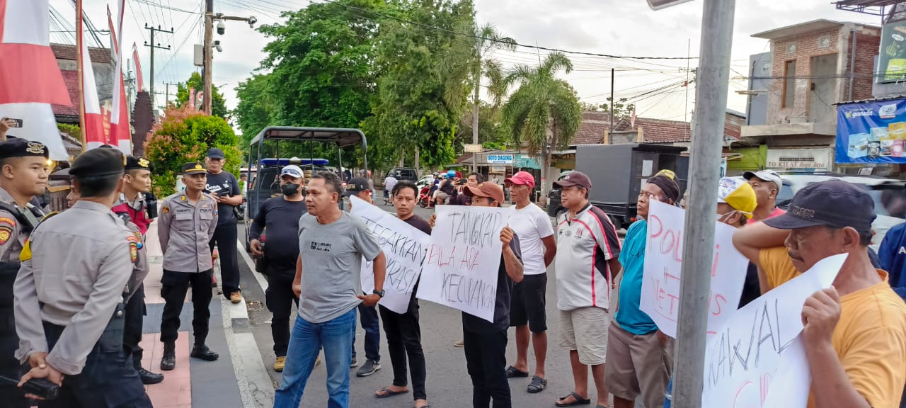 KALBI dan GPI Gelar Aksi Damai di Depan Polres Blitar Kota