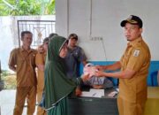 Pemerintah Kampung Bonglai, Kecamatan Banjit, Kabupaten Way Kanan, Lampung, kembali salurkan insentif kepada RT, Linmas, kader posyandu, kader PKK, Guru PAUD, Staf kampung, Guru ngaji, dan marbot masjid