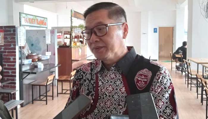 Kepala Dinas Kesehatan Kota Malang, Khusnul Muarif saat dikonfirmasi di luar ruangan gedung sesaat usai kegiatan penyuluhan anti narkoba