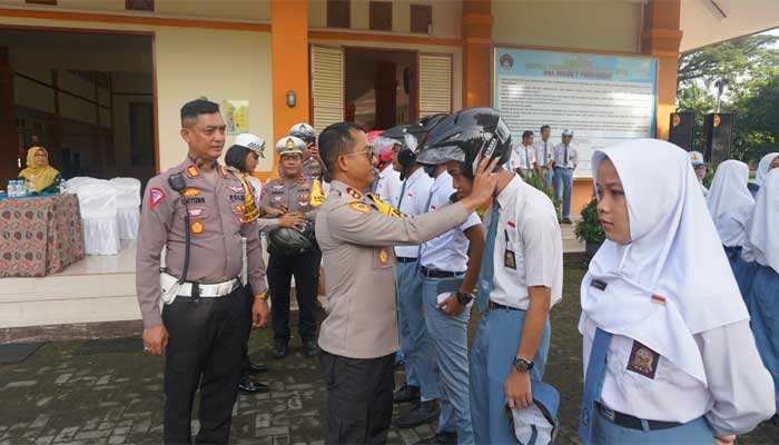 Polres Purworejo menggelar program Police Goes to School di SMA Negeri 7 Purworejo
