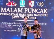 LaNyalla Terima Special Award dari PWI Jatim