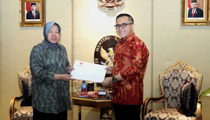 Mensos Tri Rismaharini dan Menteri PANRB Azwar Anas