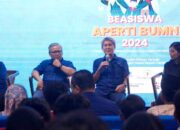 Iwa-Garniwa-berikan-sambutan Rektor IT PLN yang juga selaku Wakil Ketua APERTI BUMN, Iwa Garniwa (dua dari kanan) berikan sambutan