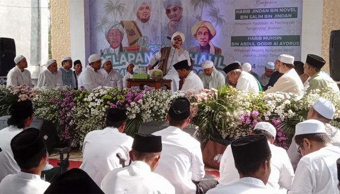 Jamaah-Tumpah-Ruah-Sambut-Selapanan-dan-Haul-Simbah-Kyai-Abdan Selapanan dan Haul Simbah Kyai Abdan di Ponpes Darul Hikmah Magelang