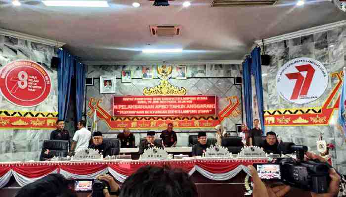 Sidang paripurna DPRD Lampura