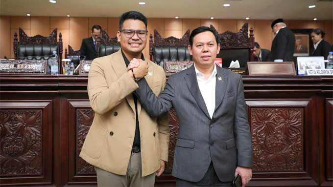 Abcandra Muhammad Akbar Supratman bersama Sultan B Najamudin