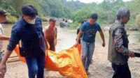 Mayat-Perempuan-Tanpa-Identitas Mayat Perempuan Tanpa Identitas Ditemukan Mengapung di Sungai Cikao Purwakarta