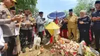 doa-bersama-dan-penghormatan-terakhir-bagi-Albi-Ruffi-Ozara Doa bersama dan penghormatan terakhir bagi Albi Ruffi Ozara