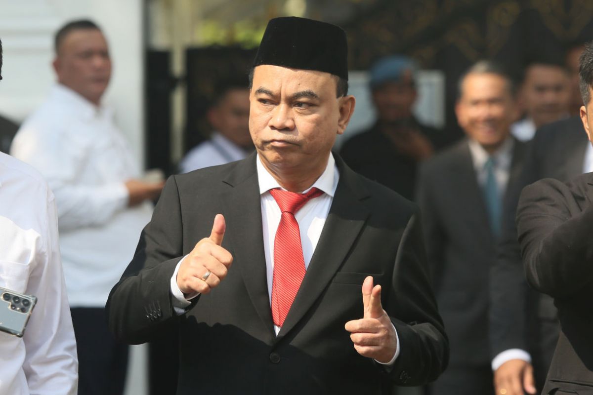 menkominfo budi arie seusai dilantik presiden joko widodo di dawe