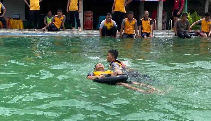 Polres Purworejo Gelar Pelatihan Search And Rescue Penanganan Darurat Korban Bencana dalam Air