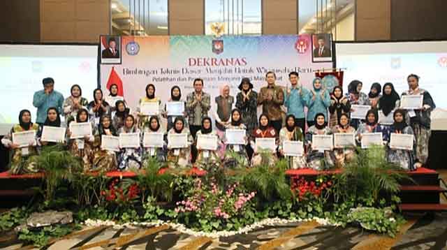 Penutupan Bimtek Menjahit di Hotel Harper Palembang