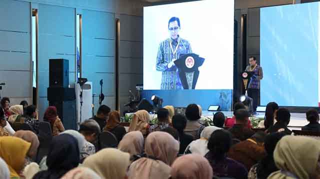 Dirjen Bina Pembangunan Daerah Kemendagri, Restuardy Daud, dalam Rakernas Dewan Kerajinan Nasional 2025 di Jakarta