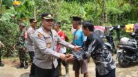Kapolres Purworejo Kunjungi Keluarga Korban Bencana Tanah Longsor di 2 desa Kecamatan Bener