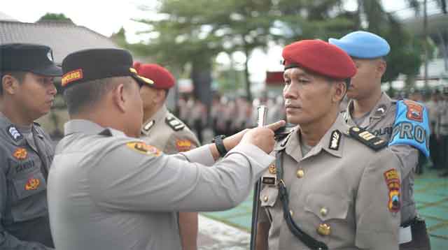 ‎Kapolres Purworejo, AKBP Windy Syafutra pimpin Upacara Sertijab Kasat Reskrim dan Kasat Binmas